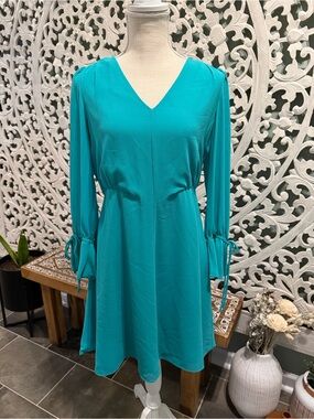 Vince Camuto Teal V-Neck Long Sleeve Tie-Cuff Dress